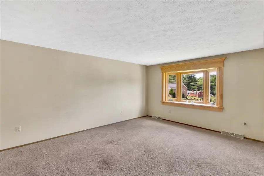 5817 Monongahela Ave, Bethel Park, PA 15102 - #3