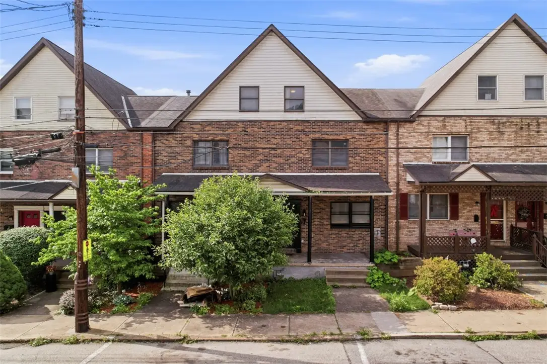 413 Agatha St, Pitcairn, PA 15140 - #1