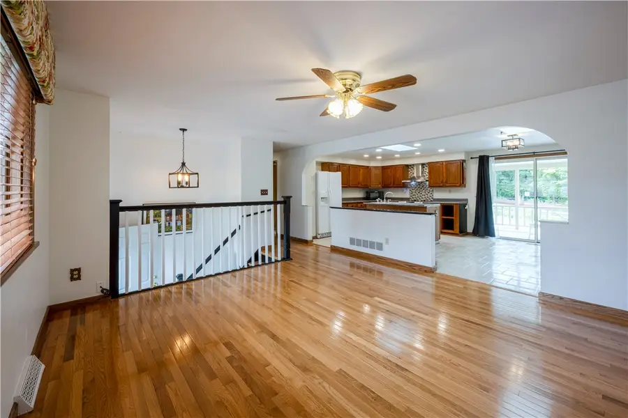 241 Laurel Dr, Greensburg, PA 15601 - #3