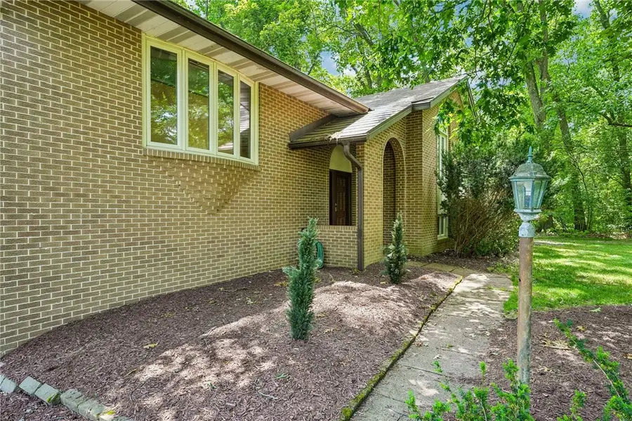 129 Green Forest Dr, Baden, PA 15005 - #3