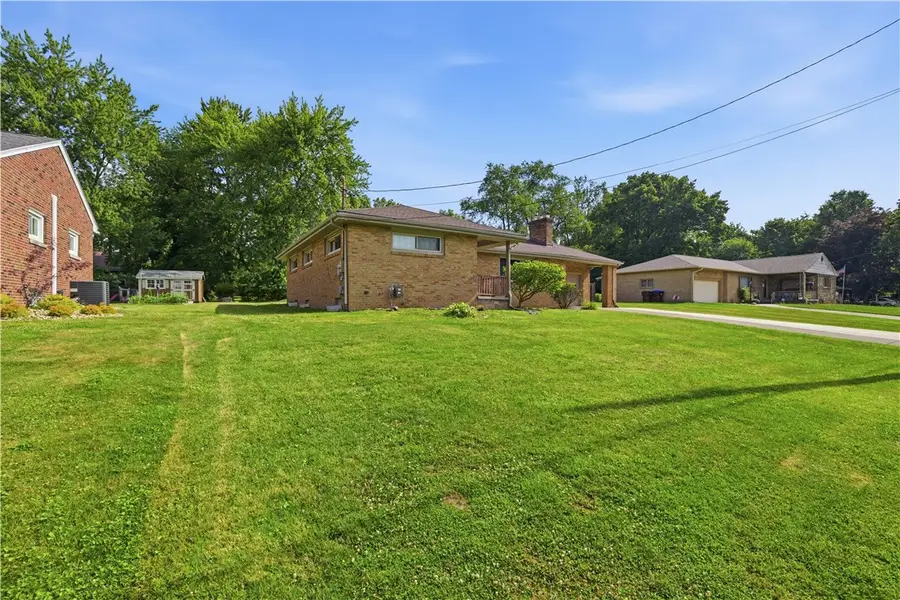 1806 Shady Drive, Farrell, PA 16121 - #2