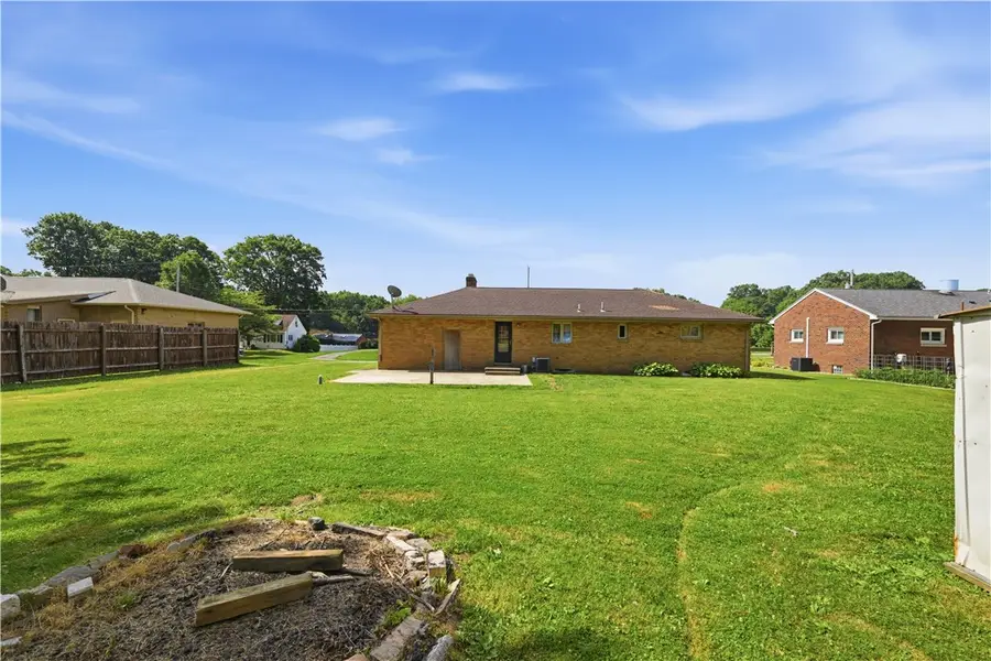 1806 Shady Drive, Farrell, PA 16121 - #3