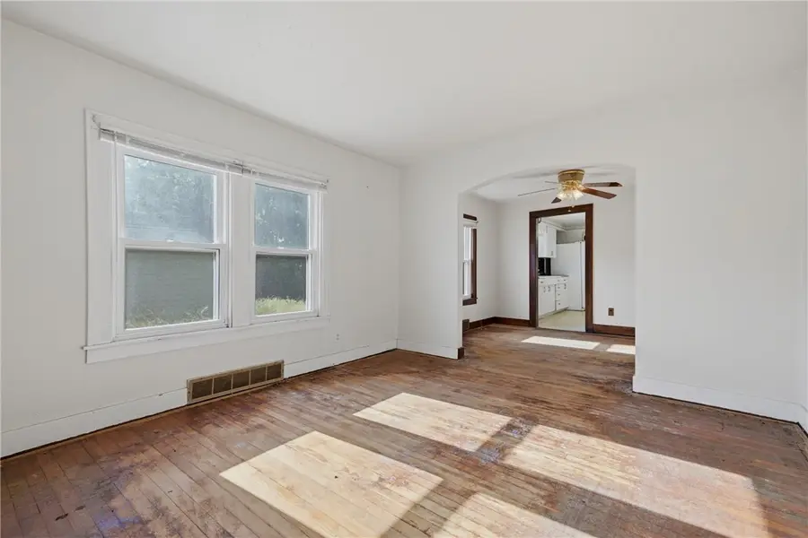 118 E Fairmont Ave, New Castle, PA 16105 - #2