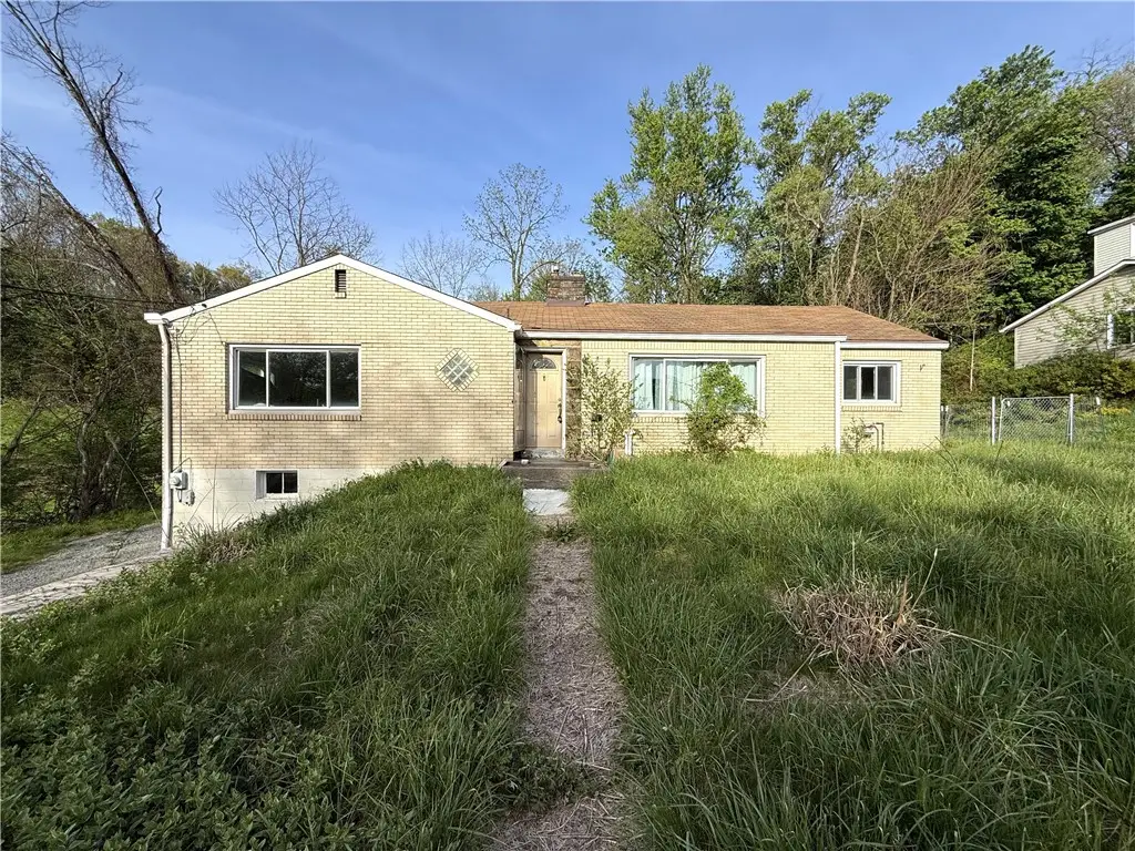 2133 Lower Terrace Rd, New Kensington, PA 15068 - #1