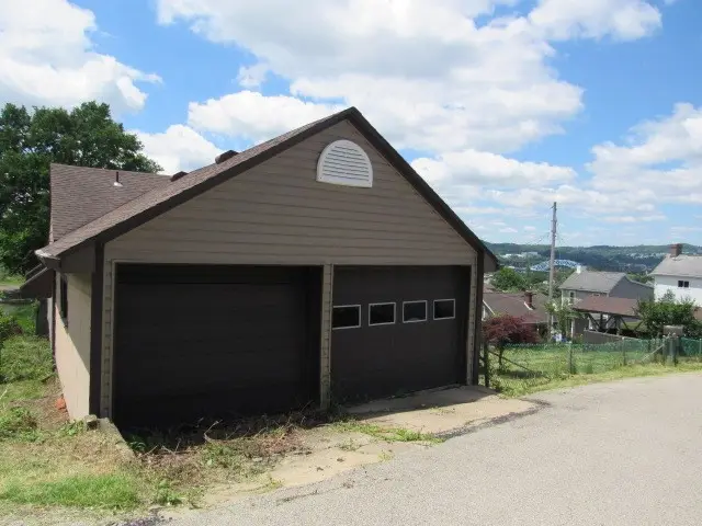 26 Mulberry Street, Belle Vernon, PA 15012 - #2