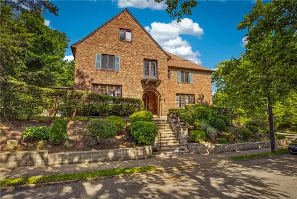 6430 Bartlett St, Pittsburgh, PA 15217