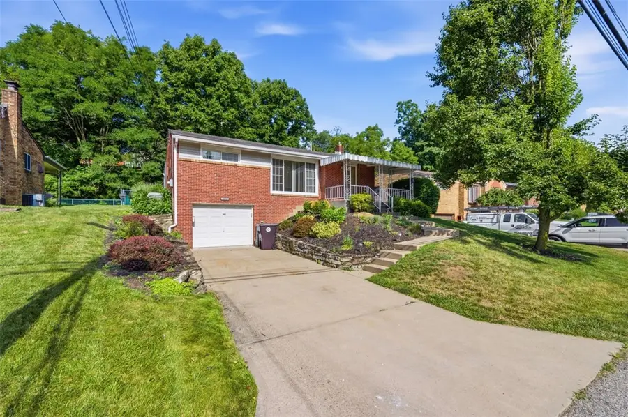5256 Colewood Dr, Pittsburgh, PA 15236 - #2