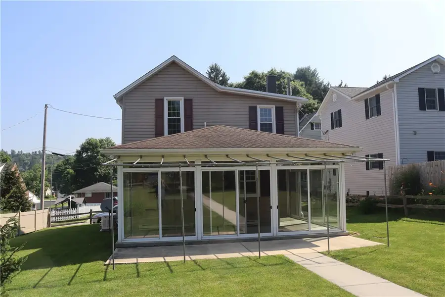 311 W Church St, Ligonier, PA 15658 - #3