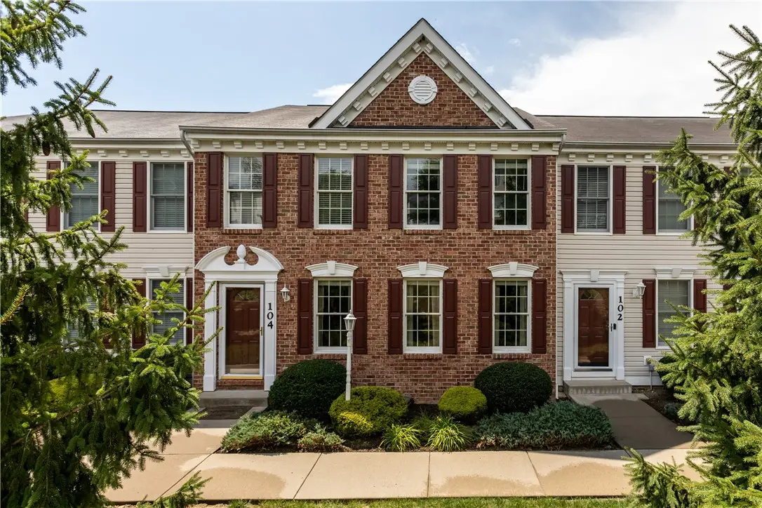 104 Castle View Dr, McKees Rocks, PA 15136 - #1