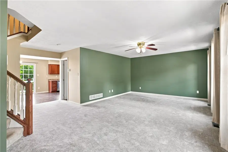 104 Castle View Dr, McKees Rocks, PA 15136 - #2