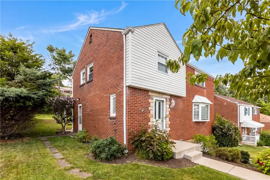 1131 Girard Rd, Pittsburgh, PA 15227 - #2