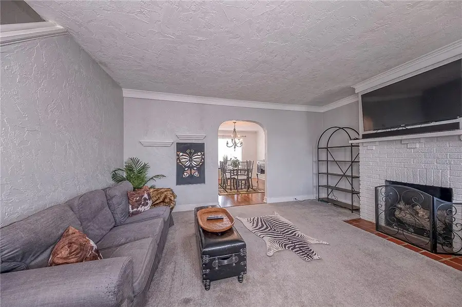 143 La Belle St, Pittsburgh, PA 15211 - #2