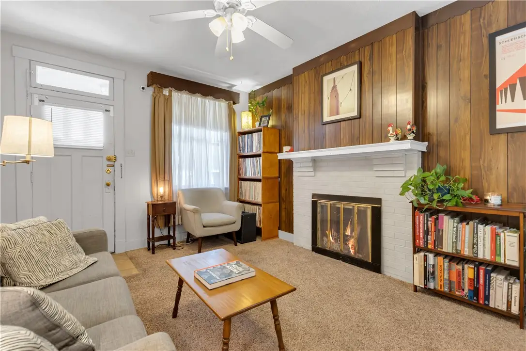 827 Frank St, McKees Rocks, PA 15136 - #1