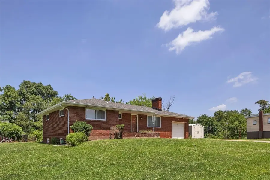 2 Blanchard Ln, North Versailles, PA 15137 - #2