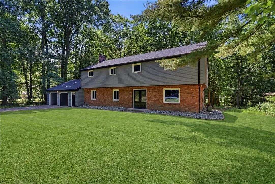 208 Lynwood Dr, Greenville, PA 16125 - #1