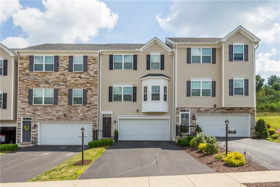 662 Freedom Dr, Carnegie, PA 15106 - #1