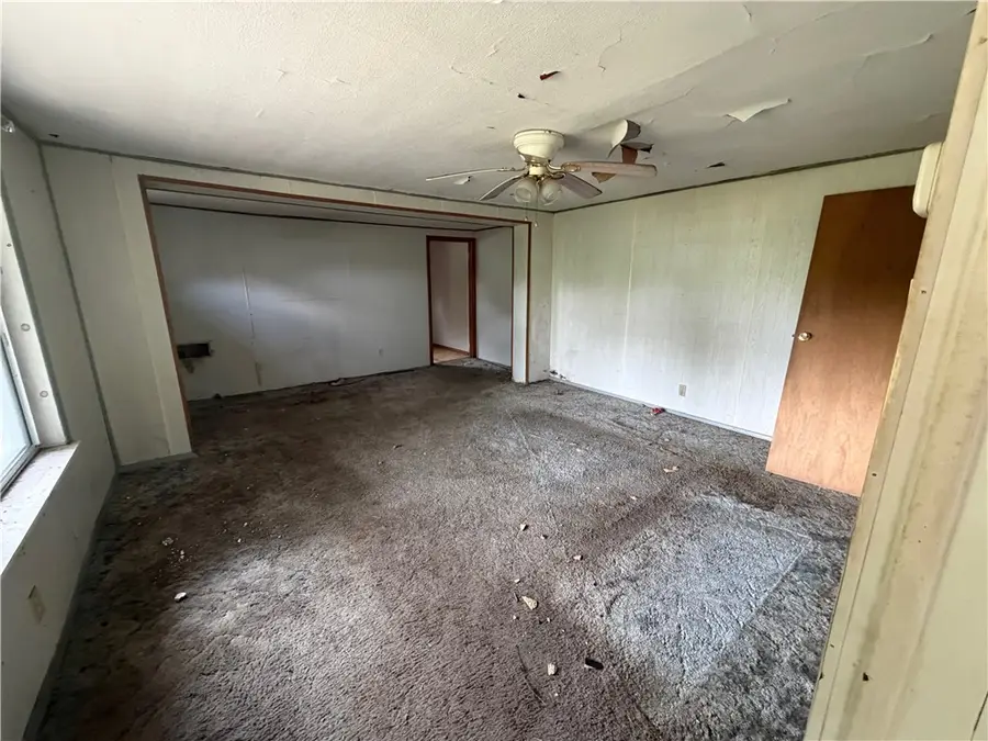 1054 Marelda Ave, Donora, PA 15033 - #3