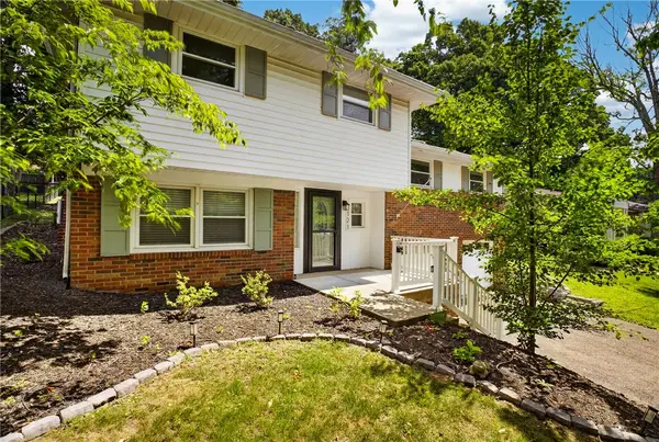 121 S Jamestown Rd, Coraopolis, PA 15108