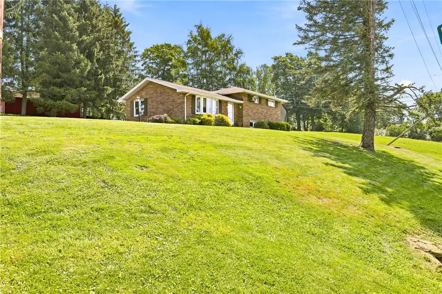 220 Water St, Donegal, PA 15628 - #2