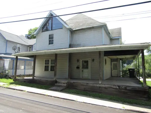 118 Center Ave, Burgettstown, PA 15021