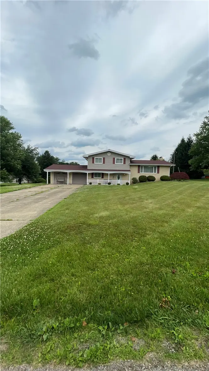 107 Mapeat Ln, New Castle, PA 16101 - #1