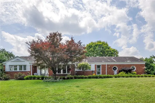 1 Swallow Hill Rd, Carnegie, PA 15106