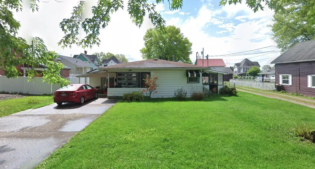 303 W South St, Carmichaels, PA 15320 - #1
