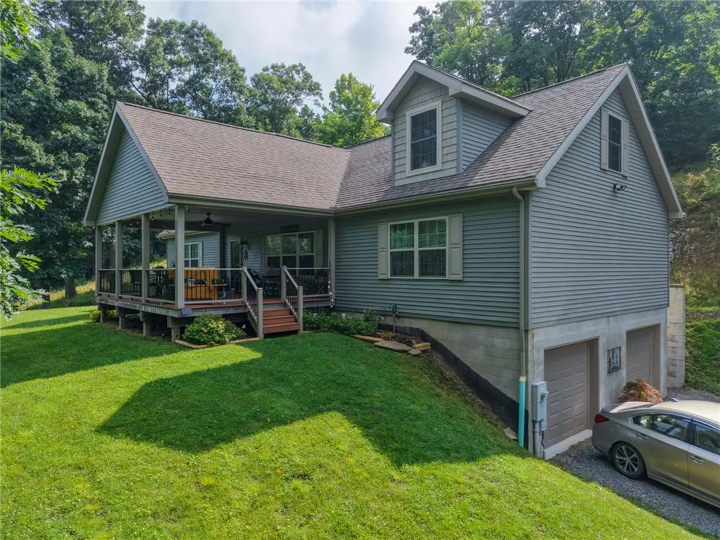 201 Magill Rd, Zelienople, PA 16063 - #1