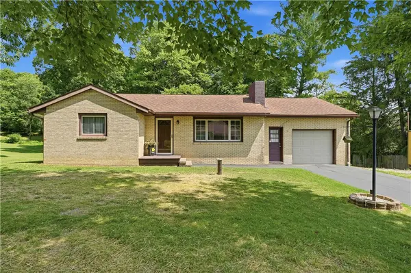 2339 Downing Ln, Hermitage, PA 16148