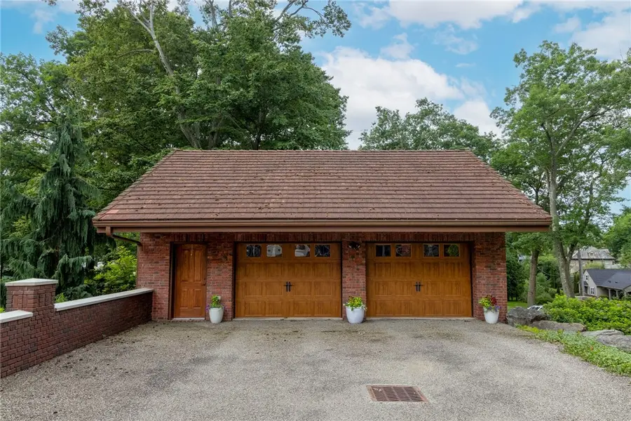 405 W Washington Boulevard, Grove City, PA 16127 - #2