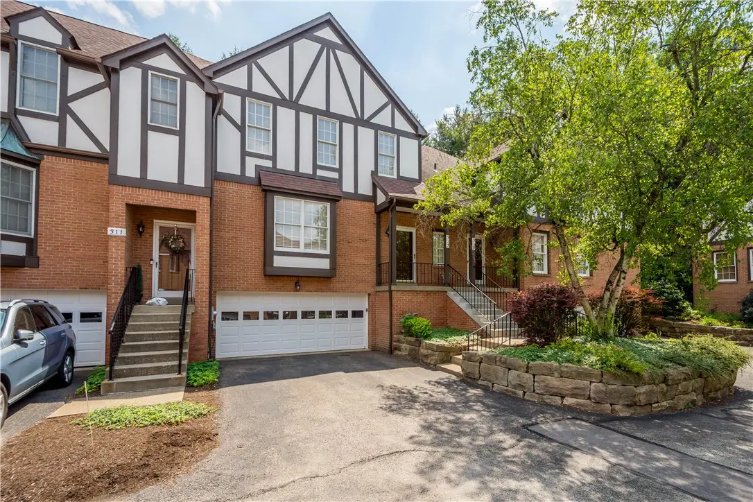 313 Kingsberry Circle, Pittsburgh, PA 15234 - #1