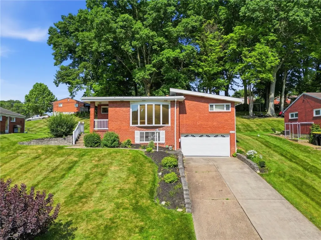 5528 California Ave, Bethel Park, PA 15102 - #1