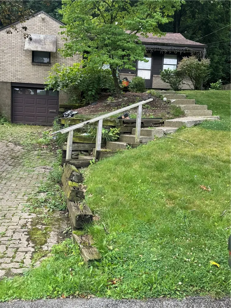 386 Dorothy Dr, Pittsburgh, PA 15235 - #1