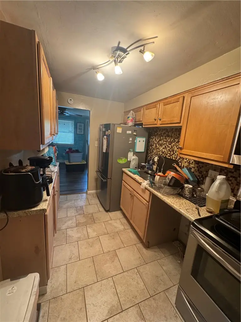 386 Dorothy Dr, Pittsburgh, PA 15235 - #3