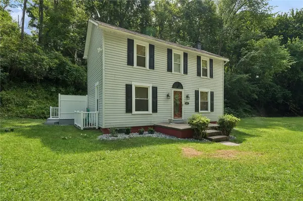 1071 Paintertown Rd, Irwin, PA 15642