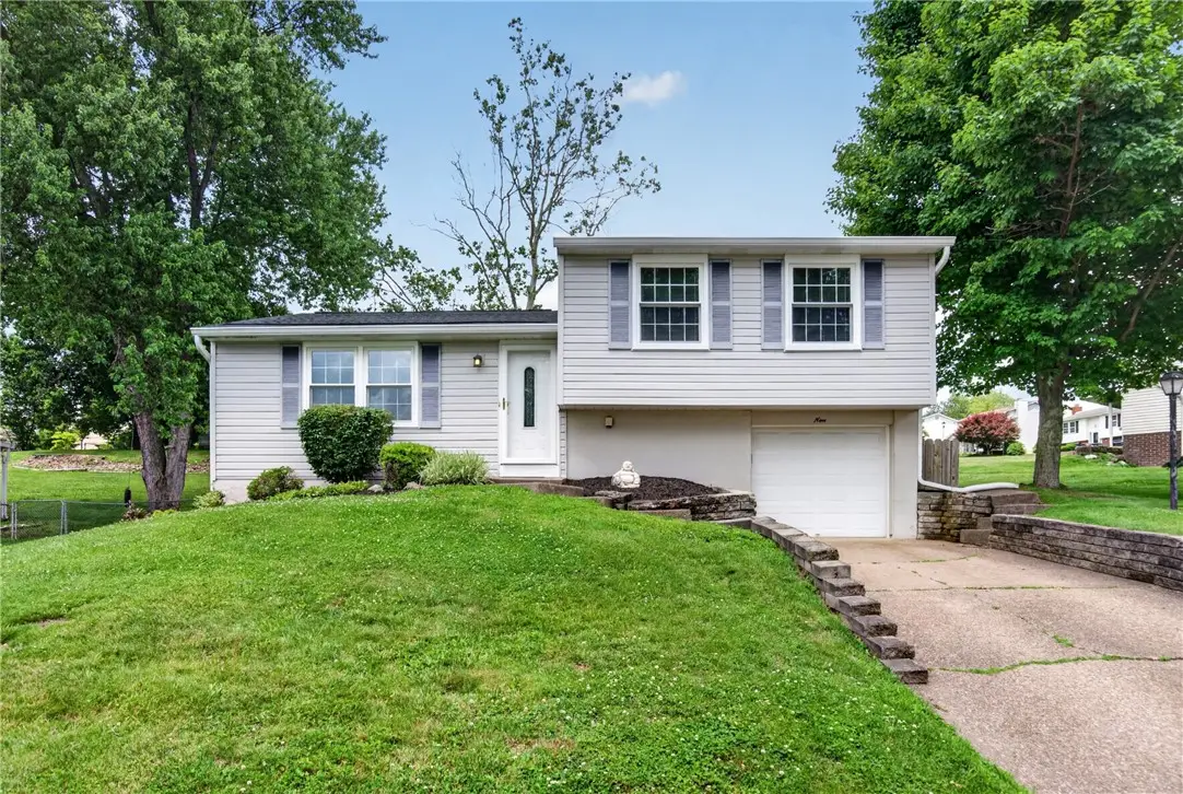 9 Robinwood Dr, Coraopolis, PA 15108 - #1