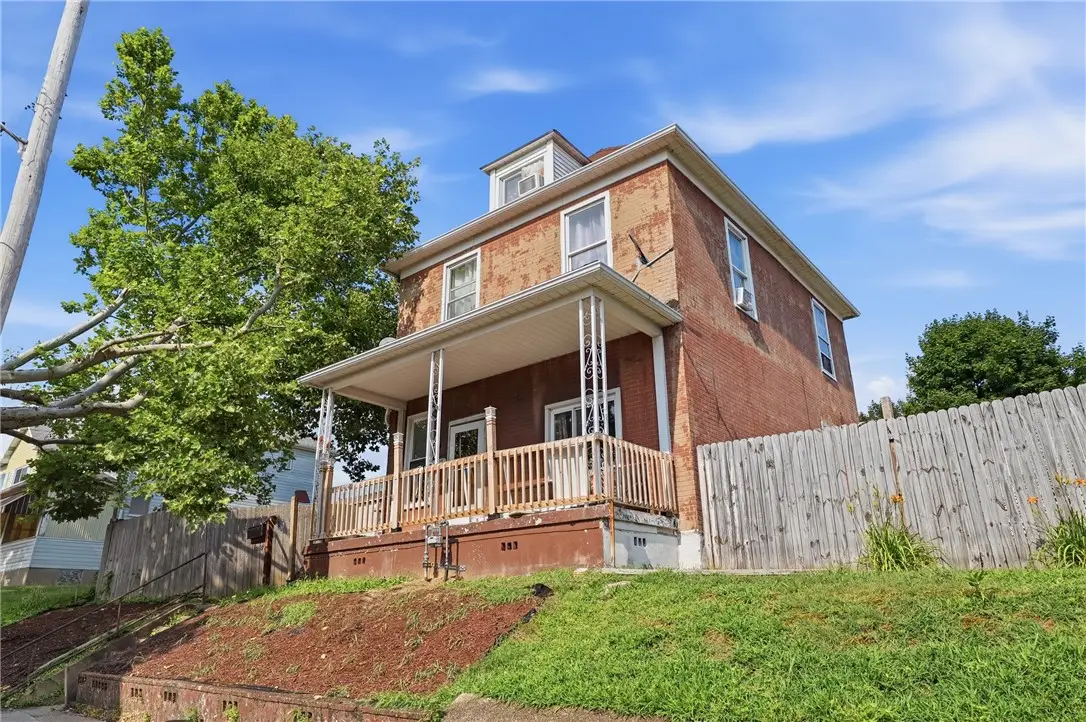 2715 Cleveland St, McKeesport, PA 15132 - #1