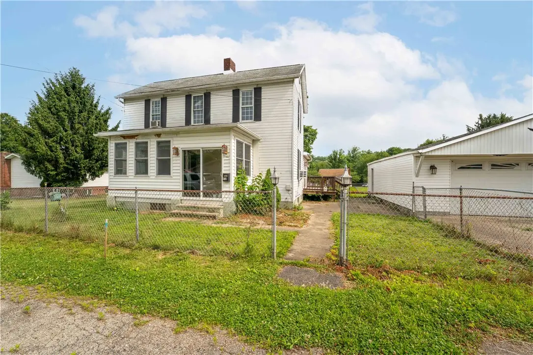 412 Commercial Ave, Masontown, PA 15461 - #1