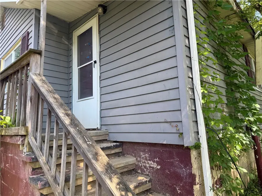 1585 Mercer Rd, Ellwood City, PA 16117 - #3