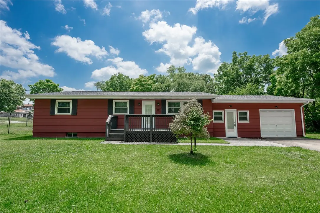 19 Hazel St, Blairsville, PA 15717 - #1