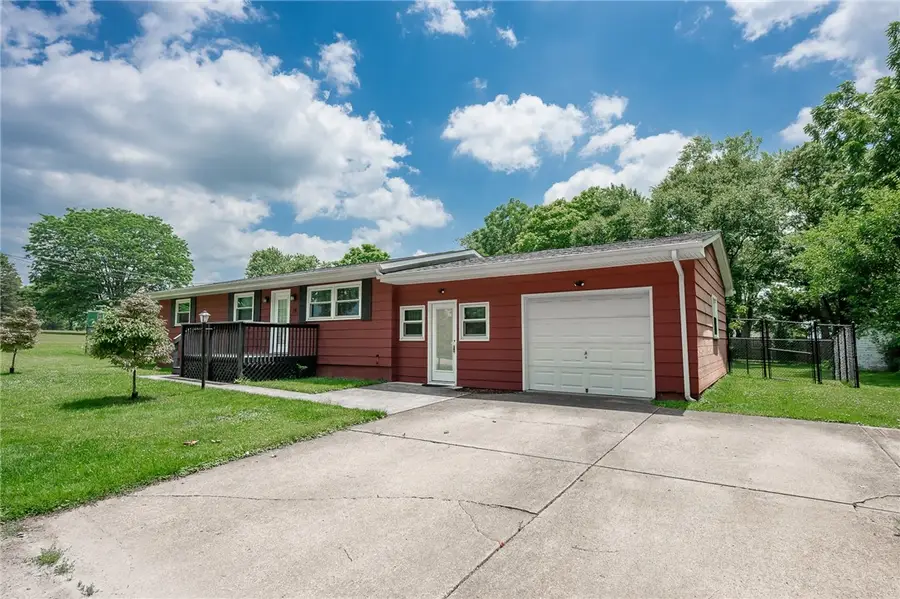 19 Hazel St, Blairsville, PA 15717 - #3