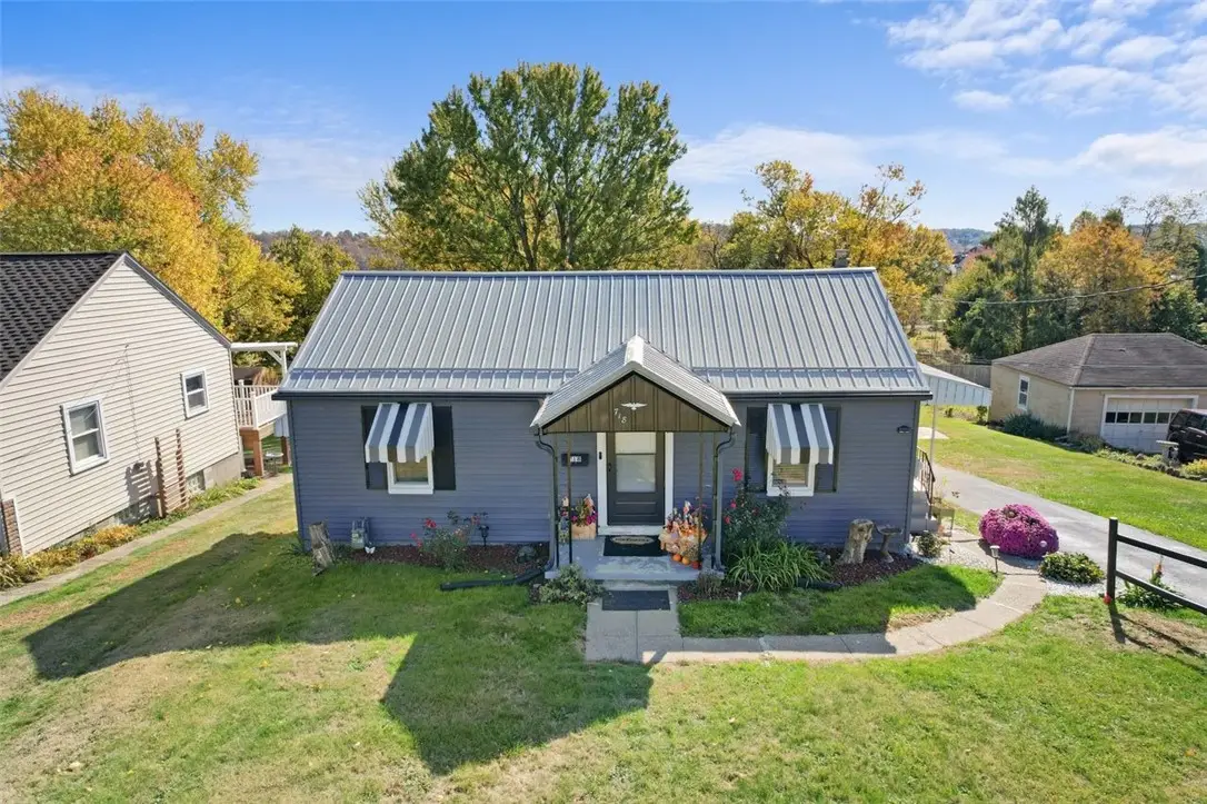 718 Gladden Rd, Canonsburg, PA 15317 - #1