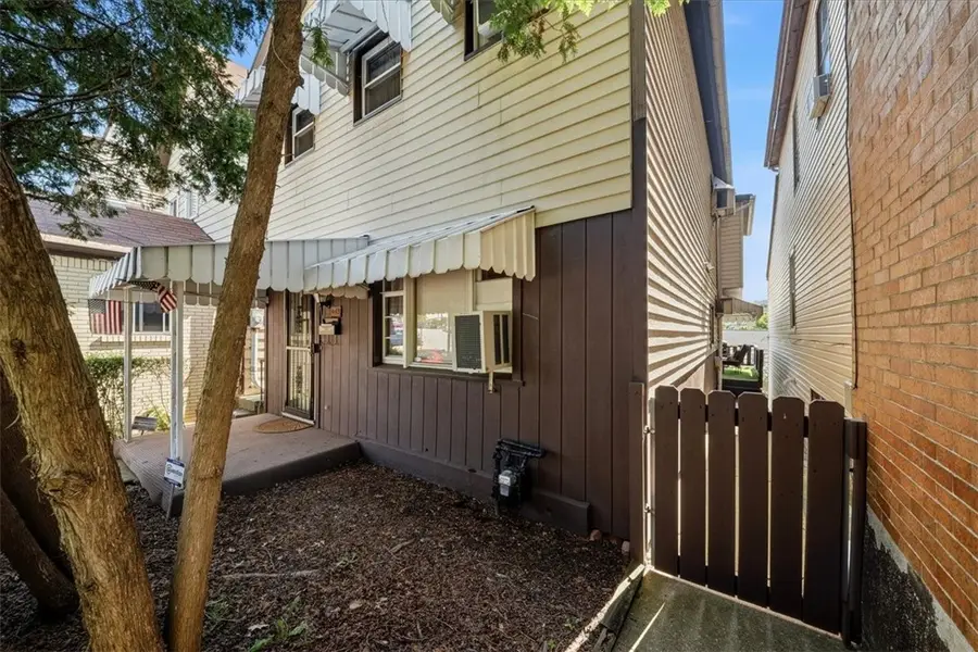 443 Carothers Ave., Carnegie, PA 15106 - #3