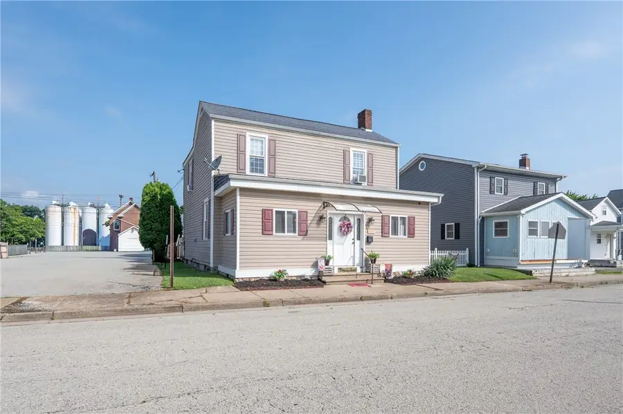 310 Washington St, Latrobe, PA 15650 - #2