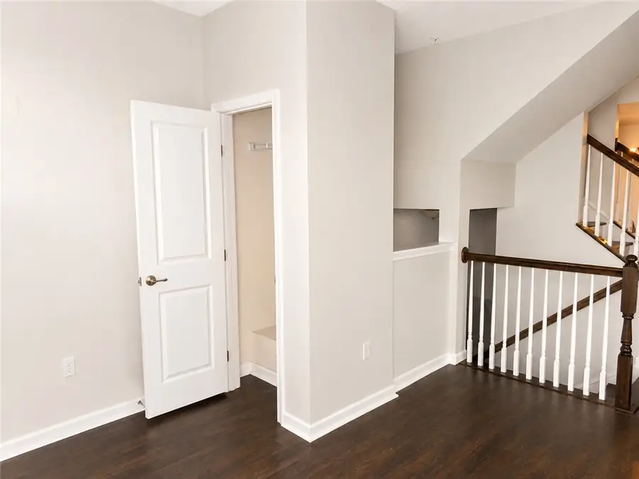 1000 Grey Fox Cir, Bridgeville, PA 15017 - #2