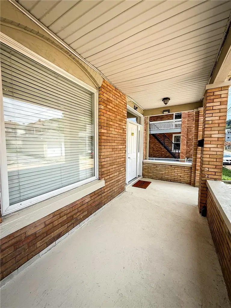 817 11th St, Stowe, PA 15136 - #2