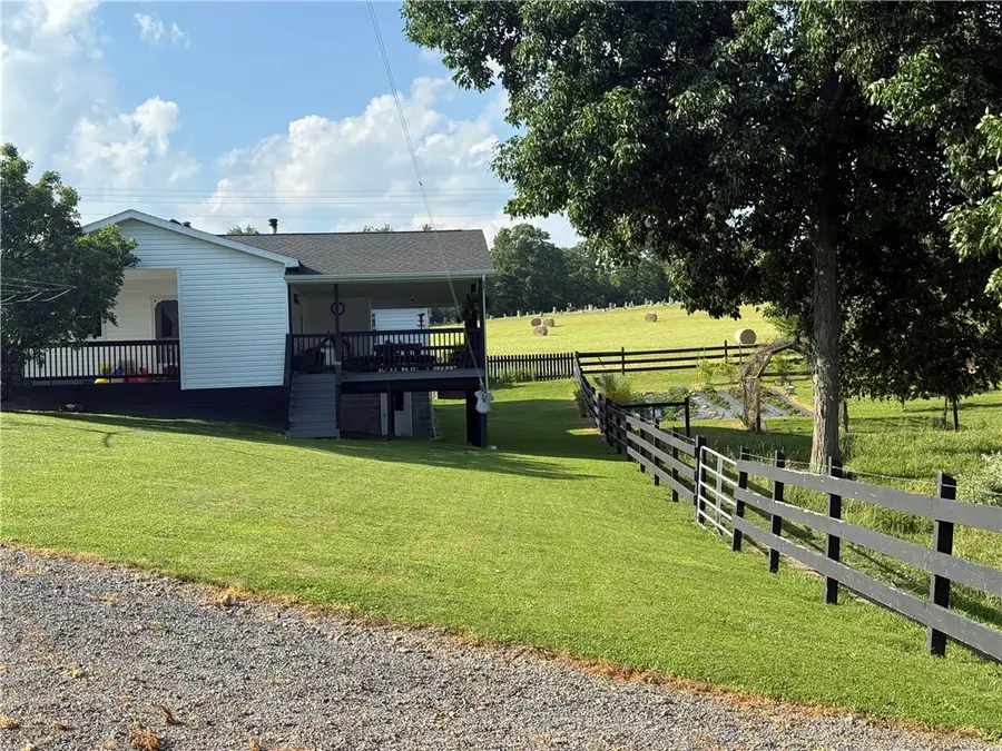 524 Barton Chapel Rd, Punxsutawney, PA 15767 - #3