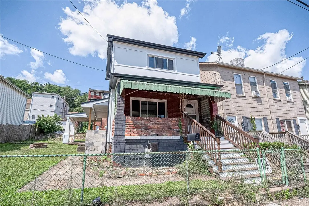 917 Robinson St, McKees Rocks, PA 15136 - #1