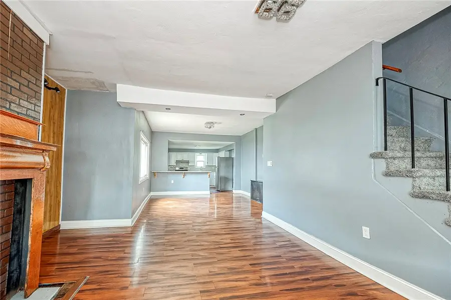 917 Robinson St, McKees Rocks, PA 15136 - #3