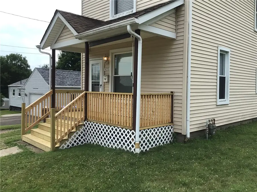 435 Wilson St, Sharon, PA 16146 - #2